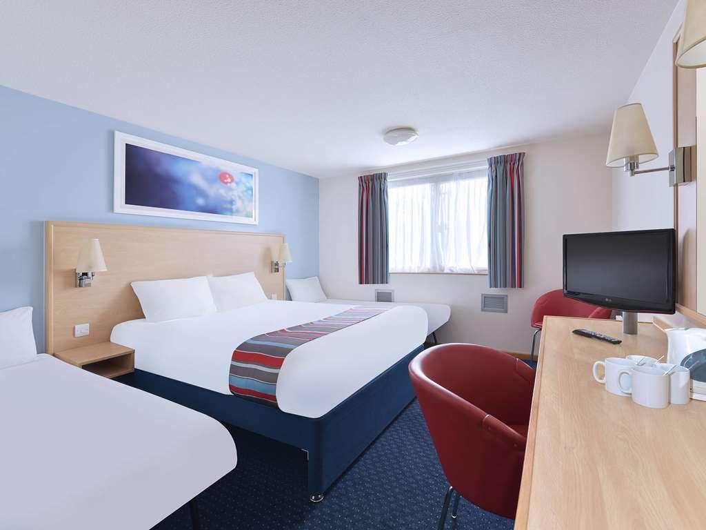 Travelodge London Central City Road שירותים תמונה