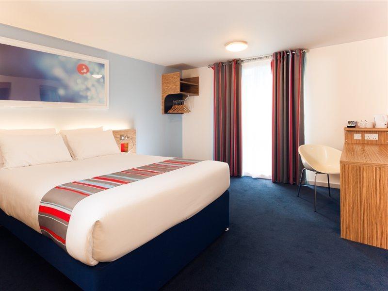 Travelodge London Central City Road מראה חיצוני תמונה