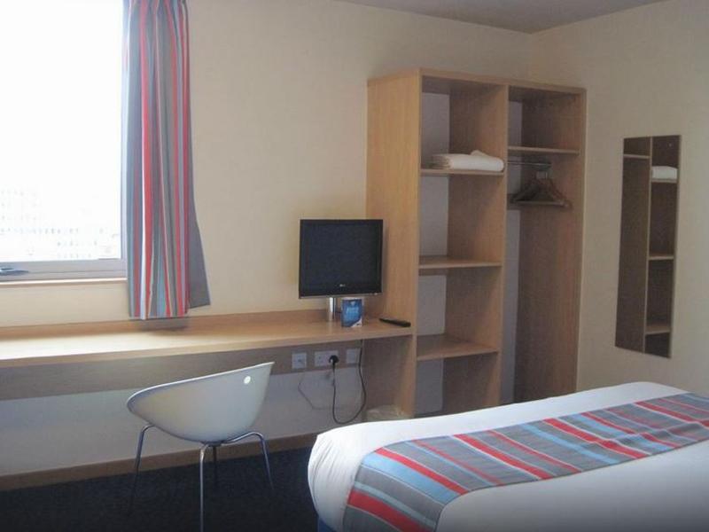 Travelodge London Central City Road מראה חיצוני תמונה