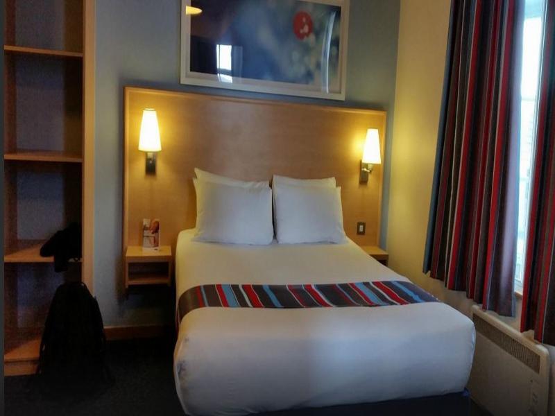 Travelodge London Central City Road מראה חיצוני תמונה