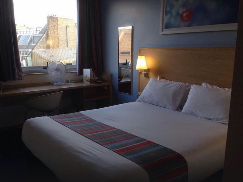 Travelodge London Central City Road מראה חיצוני תמונה