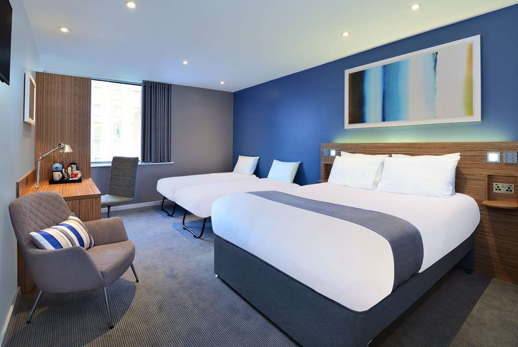 Travelodge London Central City Road שירותים תמונה