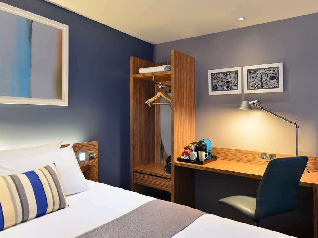 Travelodge London Central City Road חדר תמונה