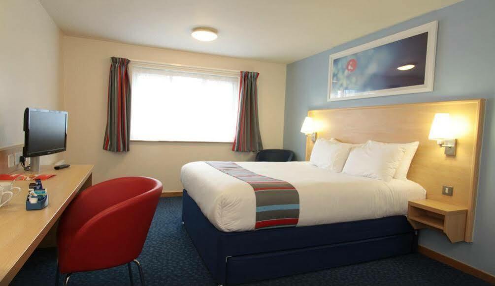 Travelodge London Central City Road מראה חיצוני תמונה